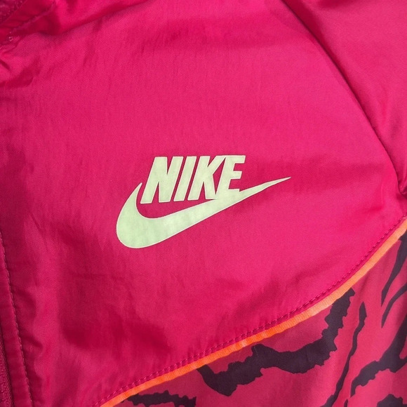Nike Girl's Size L Fireberry "Glow in The Dark" Windrunner AOP Jacket - Picture 2 of 6